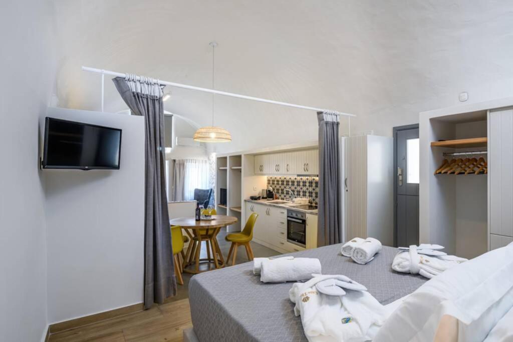 Casa Tholari Al Mare Villa Pera Gyalos Eksteriør bilde